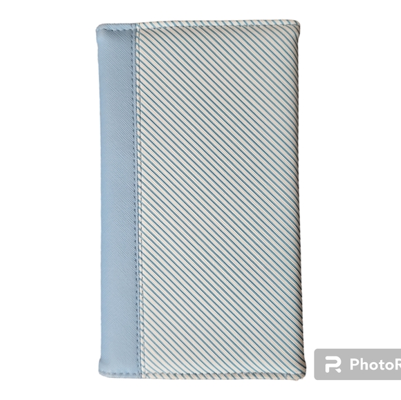 NWOT Blue White Striped Travel Wallet Tri-fold - Picture 3 of 3